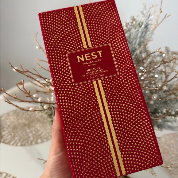 Nest Fragrances Holiday Reed Diffuser - Picture 2 of 2